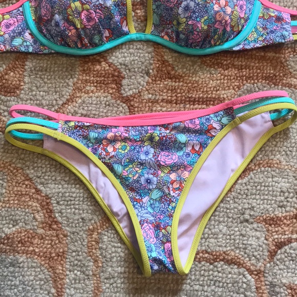 Victoria Secret bikini (worn once) - Picture 3 of 4
